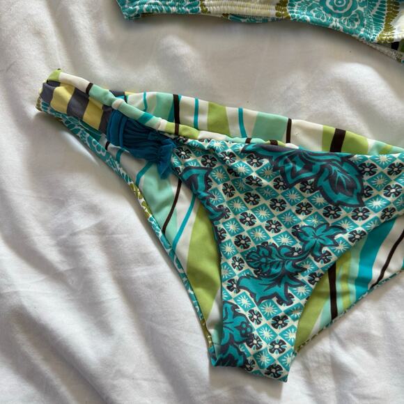 MAAJI Reversible Blue and Green Bikini Size Small comfort summer spring round - Picture 3 of 4